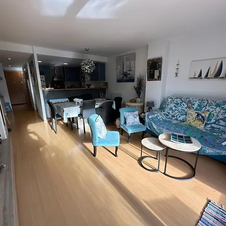 Bonito Con Gran Terraza Y Piscina Comunitaria