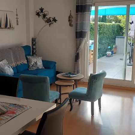 Bonito Con Gran Terraza Y Piscina Comunitaria Av-08 روساس